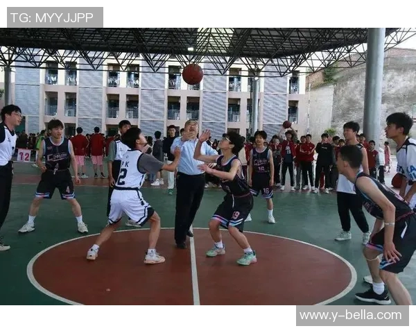 篮球明星华丽转身合集视频展现他们场上场下的多重魅力与精彩瞬间